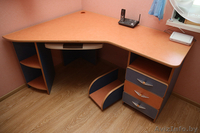 угловой письменный , компьютерный стол. - Изображение #1, Объявление #1292964